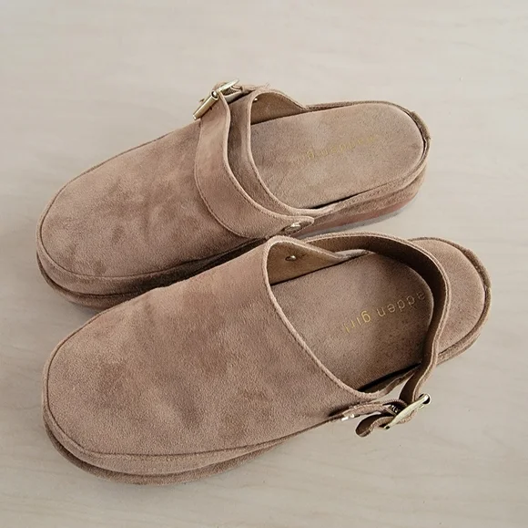 Madden Girl Grahamm Platform Tan Suede Slip-On Mules Clogs w/ Gold Buckle Size 8 - Picture 5 of 8